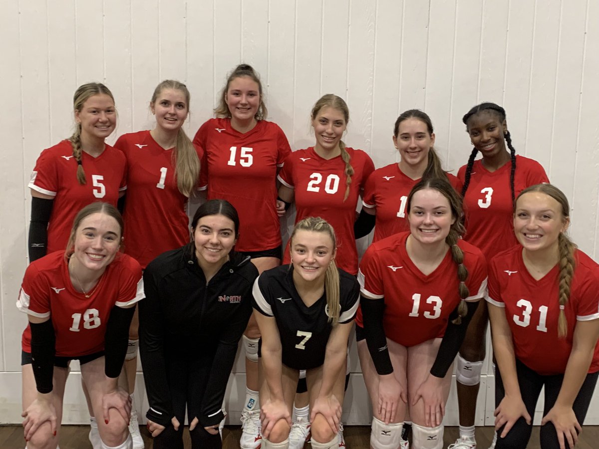 Mizuno CNVBC 17-Karen is in gold bracket tomorrow at KC’s MLK tourney. Come watch us play on court 28 @ 9a. Keep working hard ladies!! ❤️🏐🖤 #mizunoclubnorth