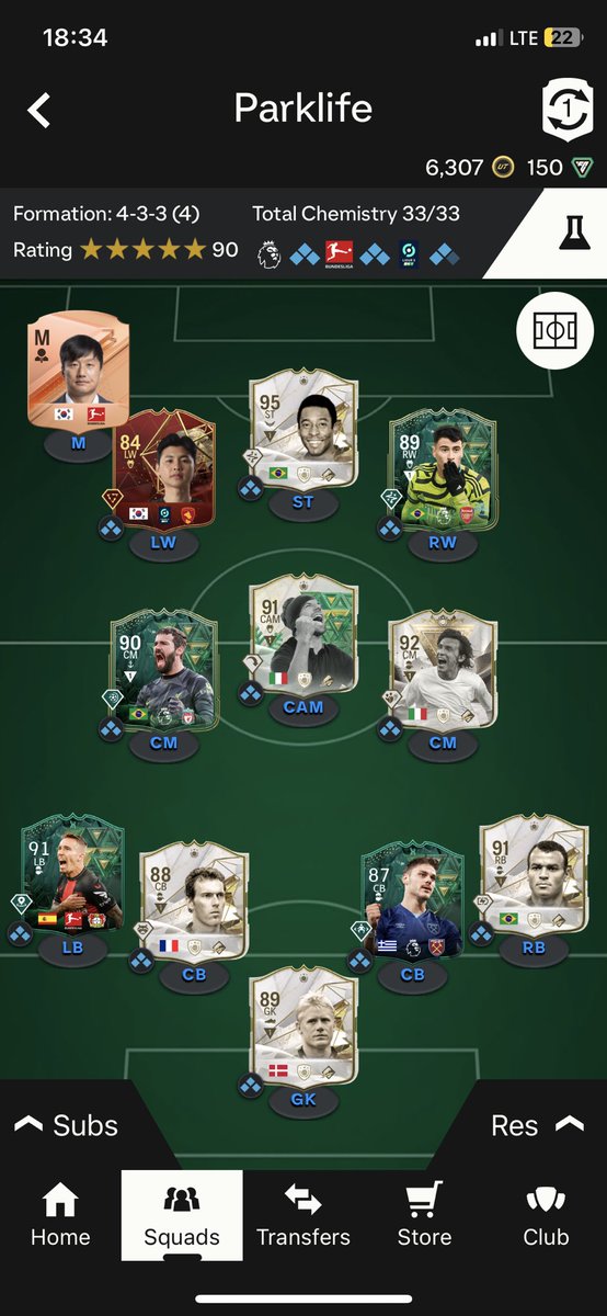 Rian_MUFC27's tweet photo. @bluxyzz @HecticTKS i’d use vialli over martinelli or park so i can link evo cuadrado but i have di natale alternatives like potm grizi on the bench, vialli is unique https://t.co/fGHucnesAw