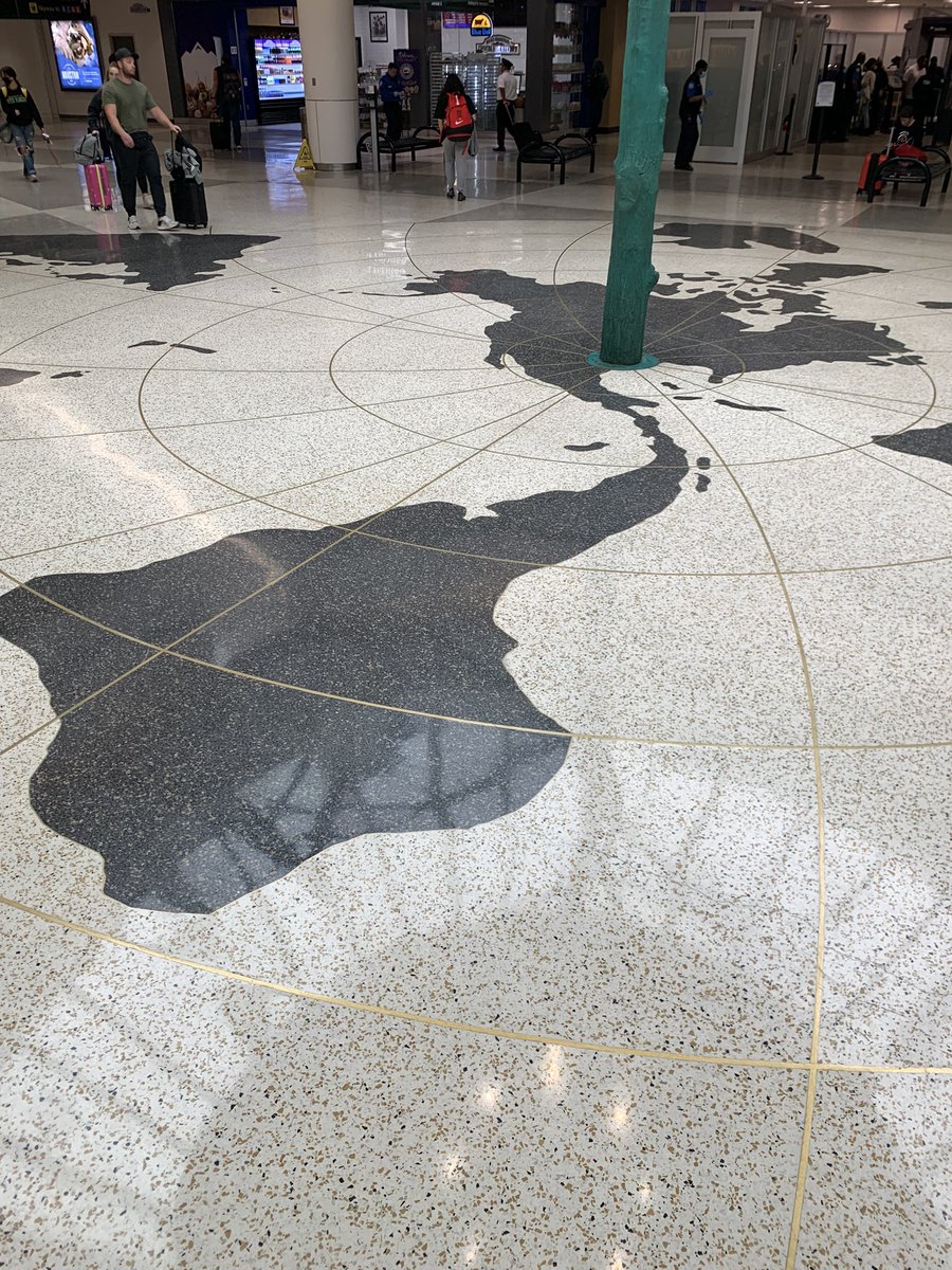 CAPArgento__'s tweet photo. jdusjsjs mira el mapa que tienen los yankees en los aeropuertos. con razón!! https://t.co/sx52g40z84