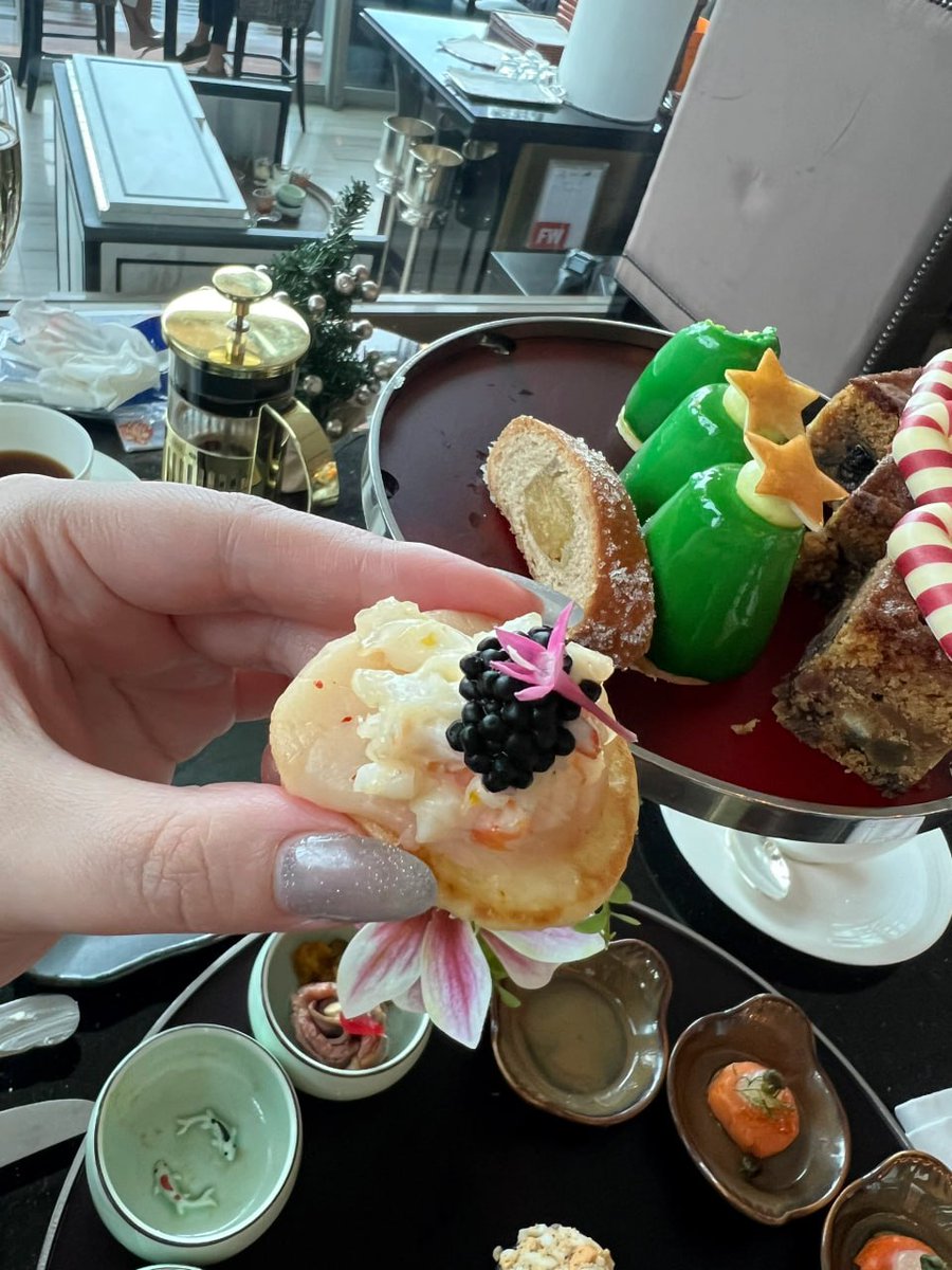 feiwong7924's tweet photo. Indulging in exquisite snacks with a view that matches the elegance of The Fullerton Bay Hotel. Culinary delights meet luxury at 80 Collyer Quay, Singapore. A taste of sophistication by the bay https://t.co/Ru1UELNXHu