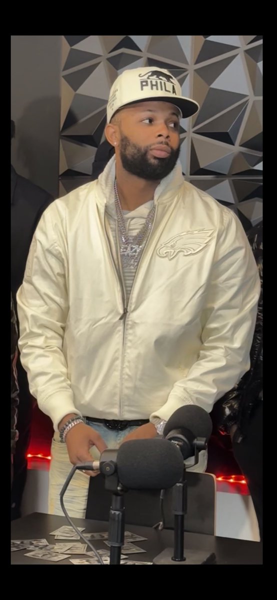 RaeBXNY's tweet image. How you look when you know one of the dopest tournaments is about to start and it’s under your league. Let’s get to work! #GuttaCity #TheTrenches