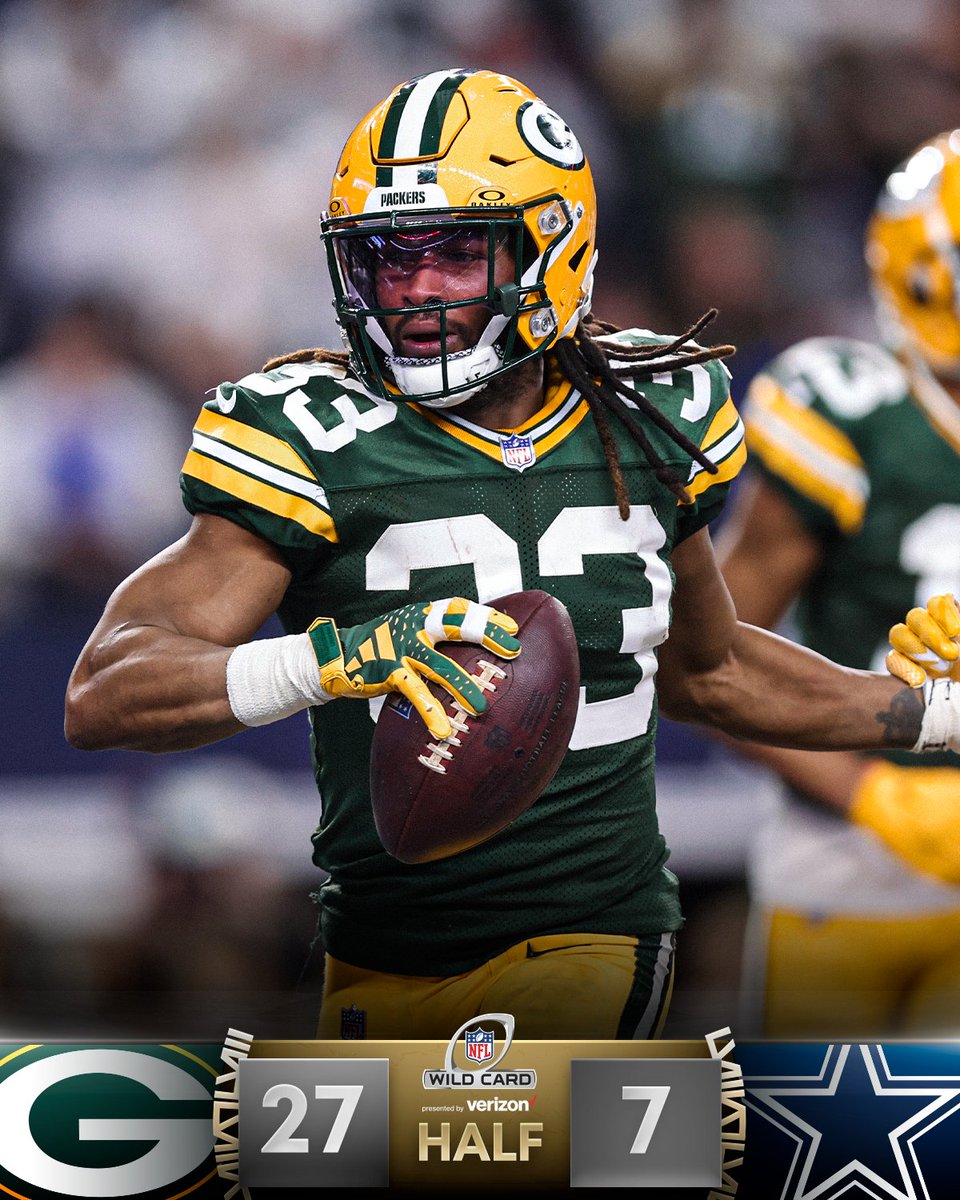 NFL's tweet photo. Packers jump out to a 27-7 halftime lead. #NFLPlayoffs #SuperWildCard 

📺: #GBvsDAL on FOX
📱: Stream on #NFLPlus https://t.co/Ut3BRhC2CE https://t.co/yhs3OE9fGo