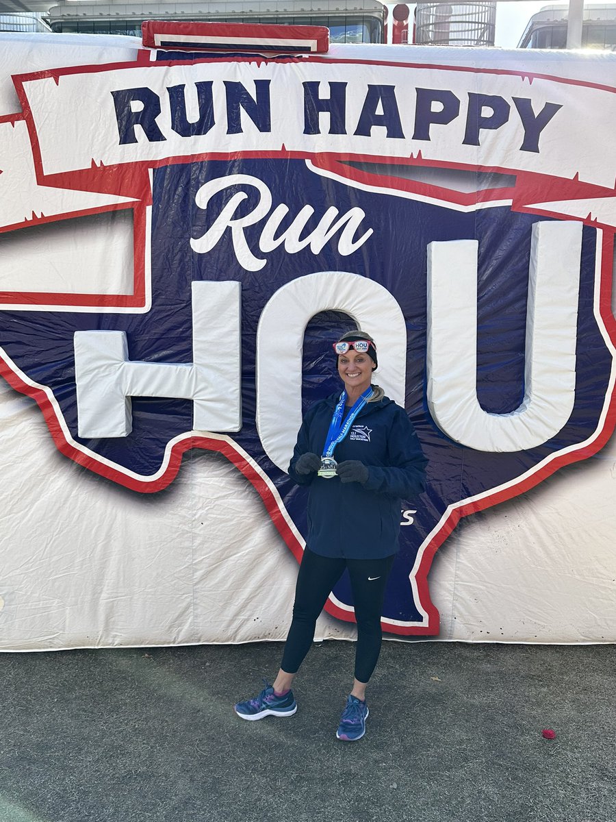 CoachWachel's tweet photo. 2024 is looking promising!❤️ After last year’s injury during the Houston half marathon, I went into this year’s race with a goal of running under 2 hrs. I’m sore but really happy with my finishing time of 1:55!!🎉🏃‍♀️💕#runaddiction #foreverarunner #unstoppable #runhou #houstonhalf https://t.co/B8ZujjwvS1