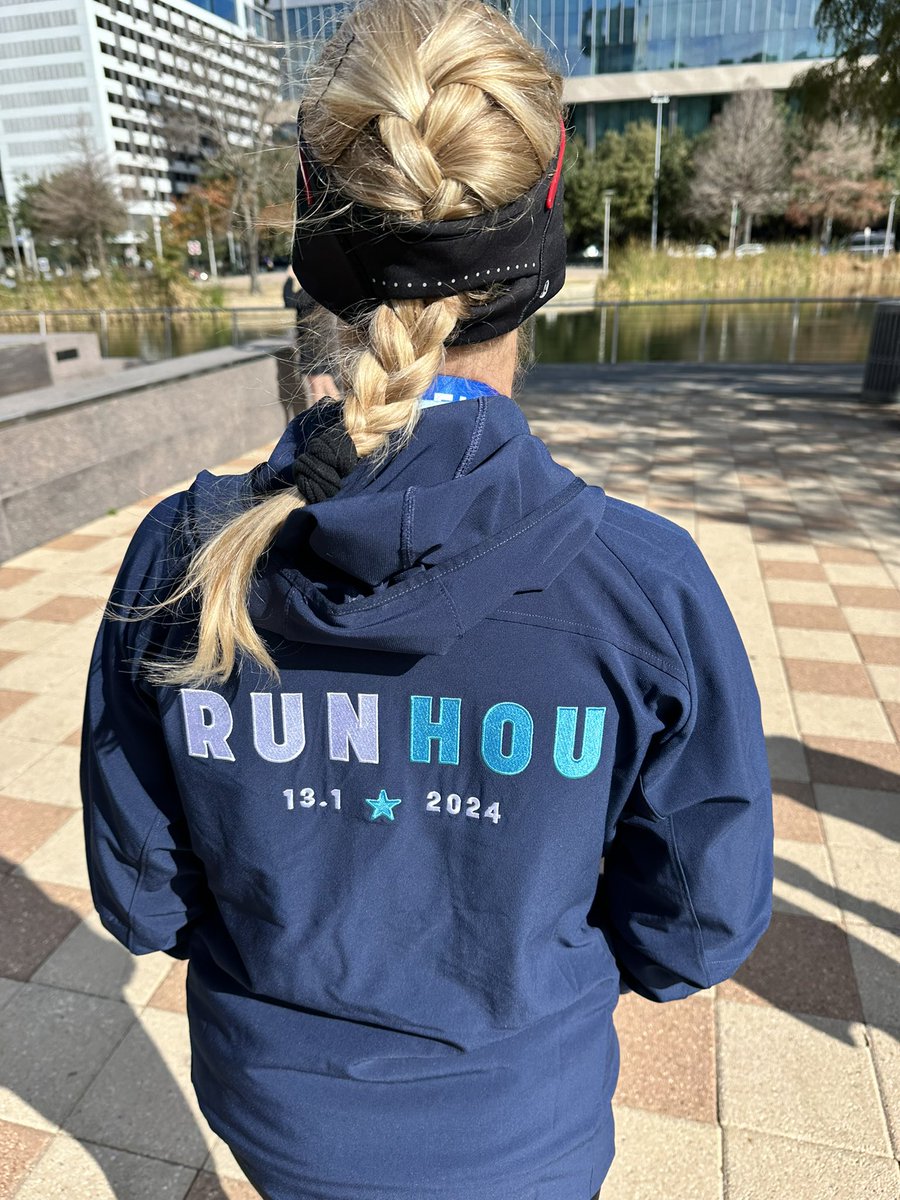 CoachWachel's tweet photo. 2024 is looking promising!❤️ After last year’s injury during the Houston half marathon, I went into this year’s race with a goal of running under 2 hrs. I’m sore but really happy with my finishing time of 1:55!!🎉🏃‍♀️💕#runaddiction #foreverarunner #unstoppable #runhou #houstonhalf https://t.co/B8ZujjwvS1