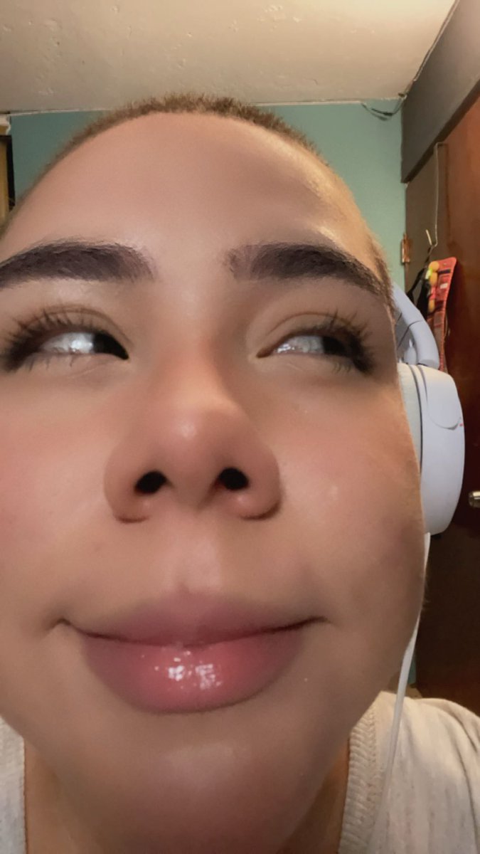 bluemisfitv's tweet photo. Hiyaa!
Now live going to play some comp :)
#Overwatch #bluecsd #twitch 
https://t.co/nUmzHkjoOh https://t.co/Crb8E9NLjr