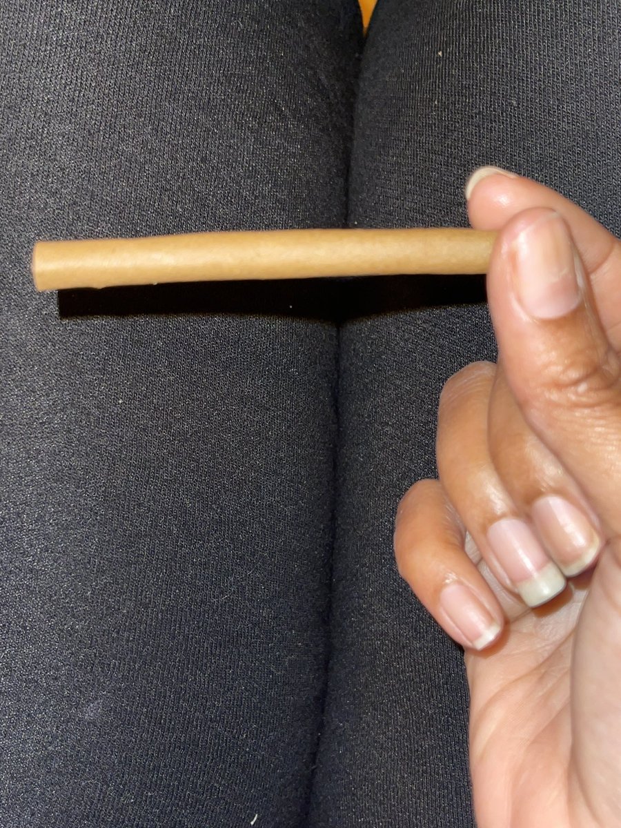 SimplyAshleyB85's tweet photo. Perfect Rolled. #StonerSunDAZE😮💨 #ItsColdAF🥶 https://t.co/LIOxuhXeff