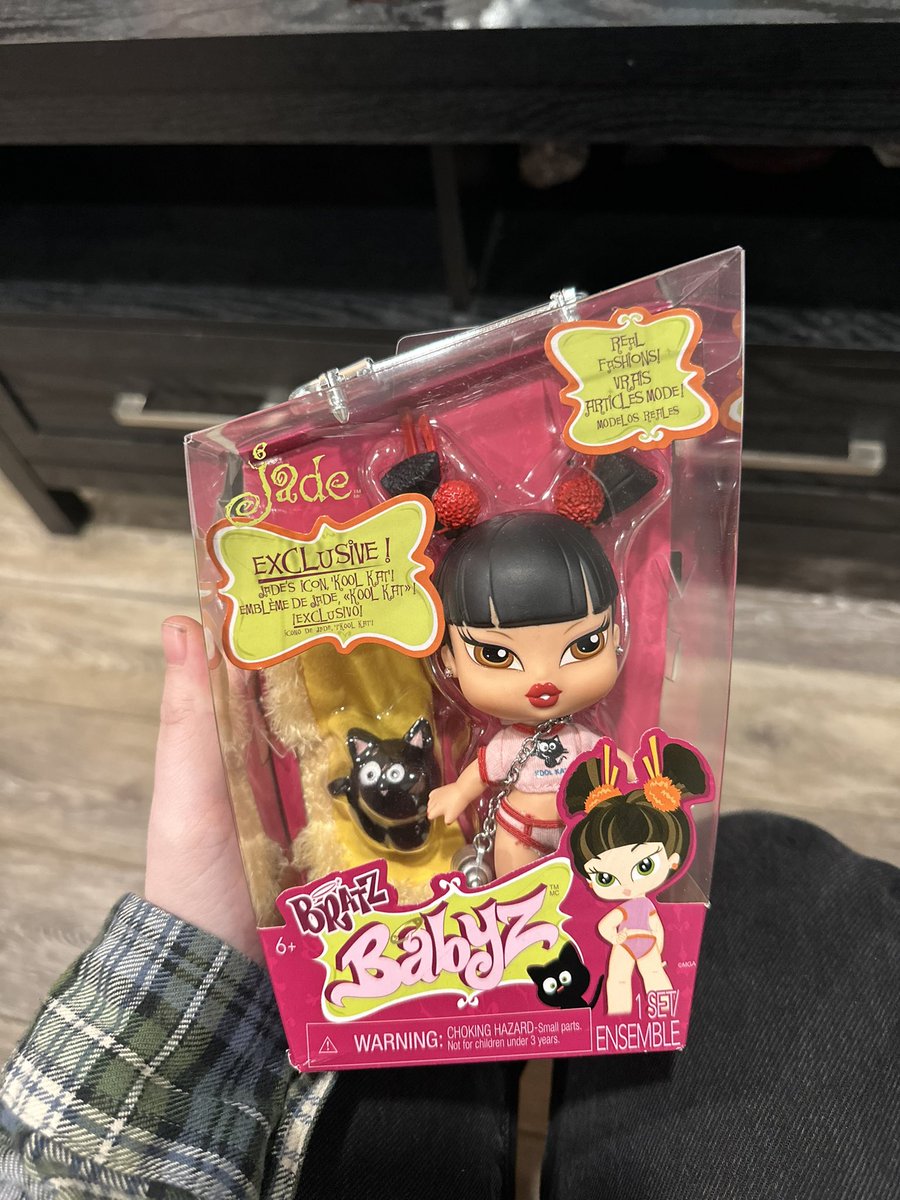 YALL LOOK WHAT THEY BROUGHT BACK!! Bratz were my whole childhood I was never a Barbie kid I was a Bratz kid. The baby’z were my fav I just about screamed in target when I saw it on the shelf