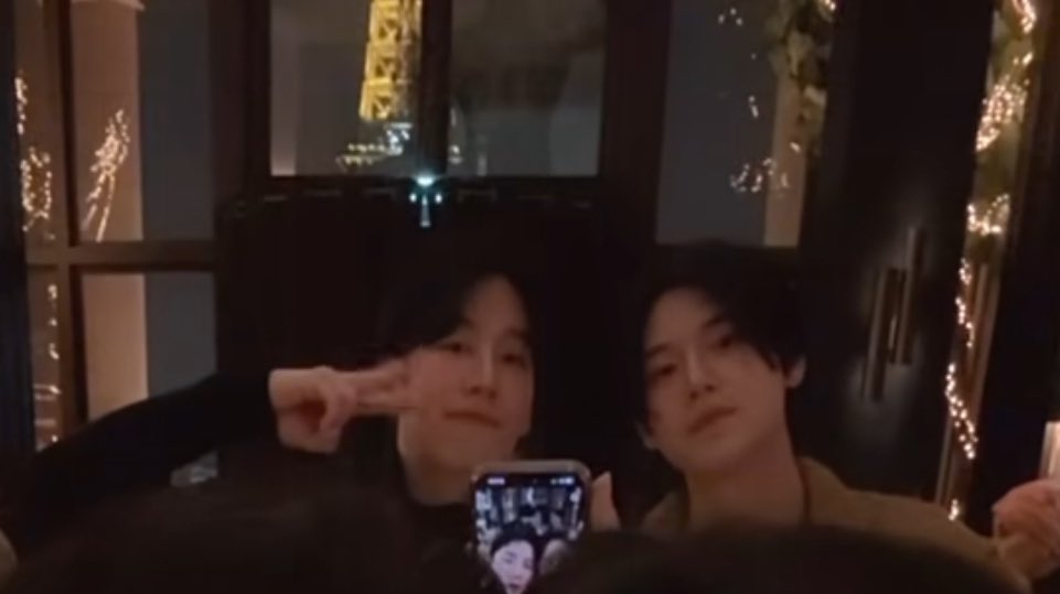 jutamas0526's tweet photo. นี่คืออะไร! ตื่นมายิ้มแก้มแตกแต่เช้า ปารีสหวานฉ่ามมมม พี่คือแบบแคร์น้องมากกก โอ้ยหวานนนน

#yinyin_anw #warwanarat #หยิ่นวอร์ 
#EuropeTripwithYinWar https://t.co/XcoIZm130u