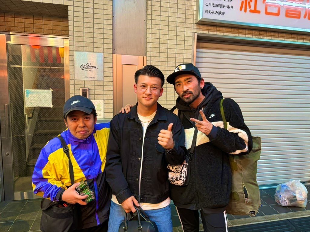 TheSlave0601's tweet photo. おはよう日本！！

昨日は格闘代理戦争の時から好きで、
元嫁と一緒に応援していた大関君とご飯行かせて貰いました！！

Abemaで見たまんまの人で、かっこよかった！！！！！

出逢いに感謝！！！！！

試合応援しに行きます！！！

お互い頑張って行きましょ🤙🤙🤙 https://t.co/mS9HtYxLz2