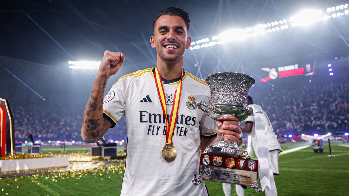 realmadrid's tweet photo. 📸 ✖️ 🏆
#SUPERCAMPEONES https://t.co/NhmAaXtzDo