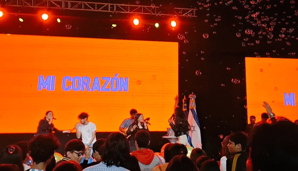 JovenesCompaz's tweet photo. Ahora que te encontré
Nunca te dejaré
Jesús, tú eres la razón❤️‍🩹 https://t.co/FObFfAsRUC