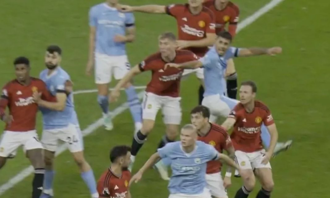 JayMotty's tweet photo. Guess which one was given as a penalty… https://t.co/HBTnTCrI5P