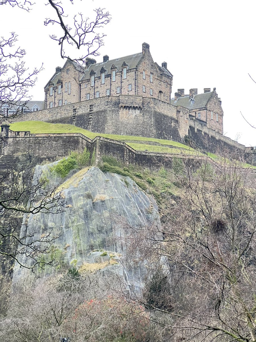Athemuse1's tweet photo. Photo Dump Edinburgh, Scotland 🏴󠁧󠁢󠁳󠁣󠁴󠁿

#Travel #SoloTravel #UK #Europe #Scotland https://t.co/SJyjiDiYDX