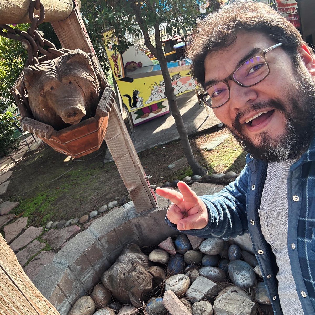 Werebear559's tweet photo. Support Storyland/Playland if nothing more than for all the opportunities to post up with bears. https://t.co/Mry8dgCE5y