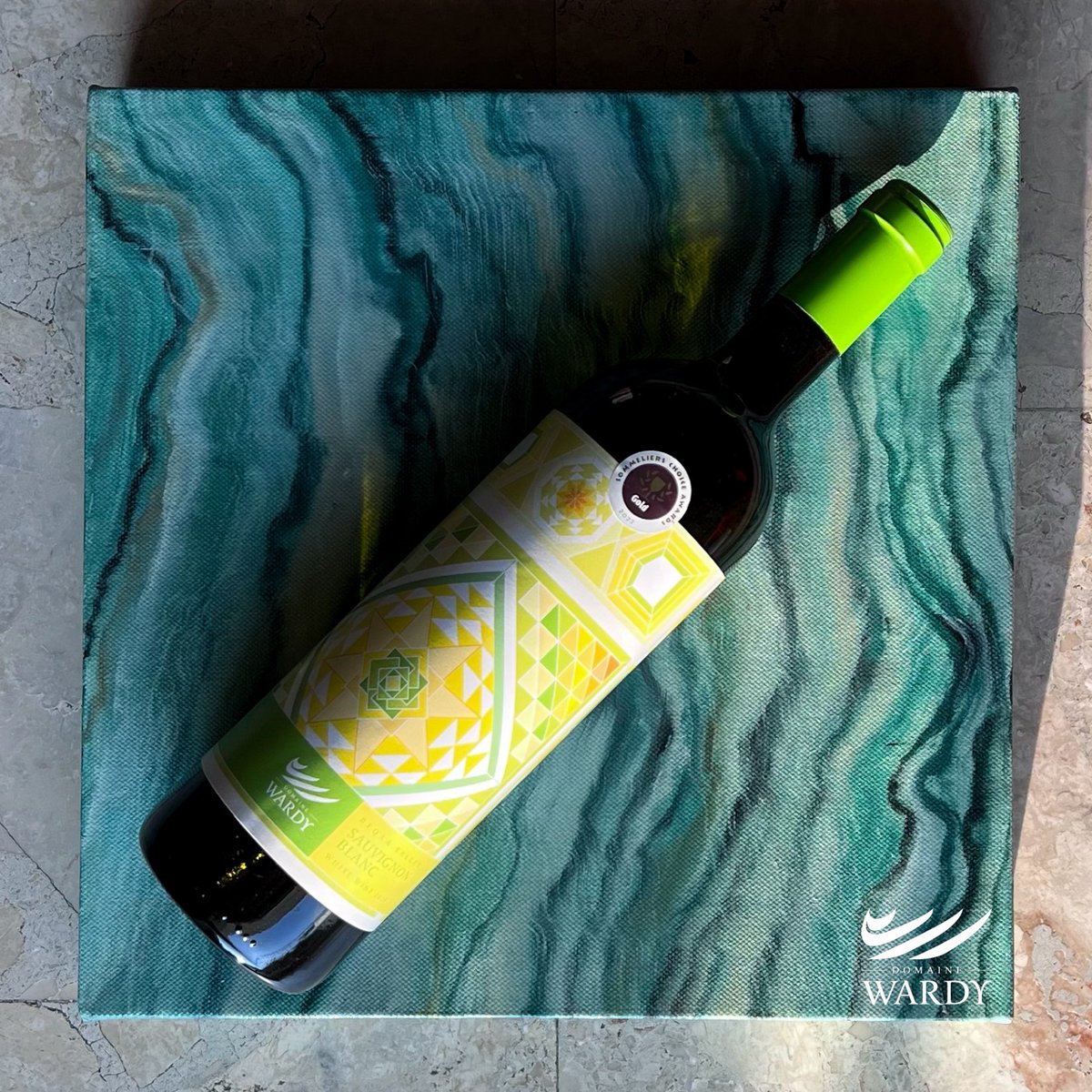 Beqaa Valley Sauvignon Blanc 

#domainewardy #wine #whitewine #sauvignonblanc #vegan #veganwine #awardwinning #awardwinningwine #sustainable #sustainablewine #lebanesewine #winesoflebanon #lebanesewineries #zahle #beqaa #lebanon #familybusiness #drinkresponsibly #tromploeil