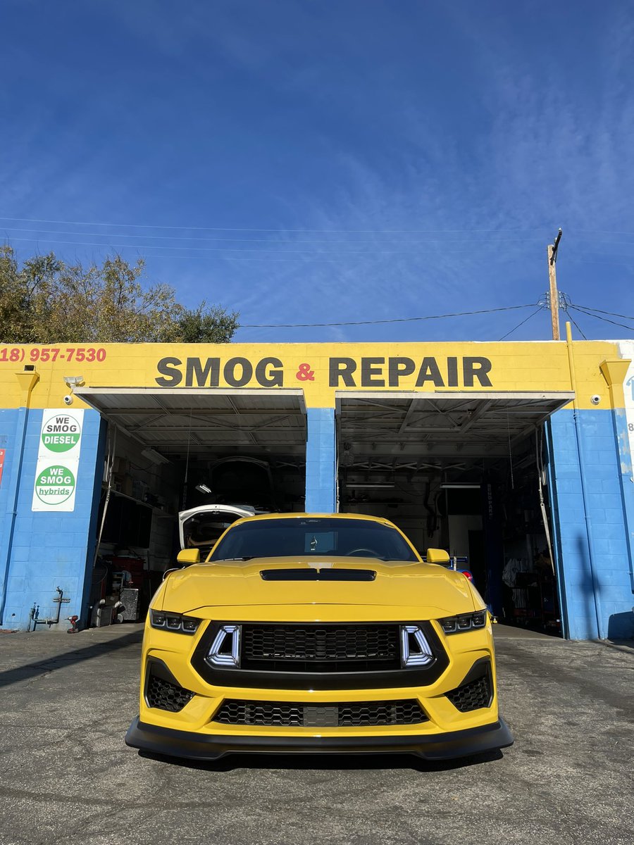 geronimoapp's tweet photo. Nothing looks better in the California sun then a shinny yellow car 🌅
•
•
•
#rtrmustang #S650mustang #cars https://t.co/lornLifRN7