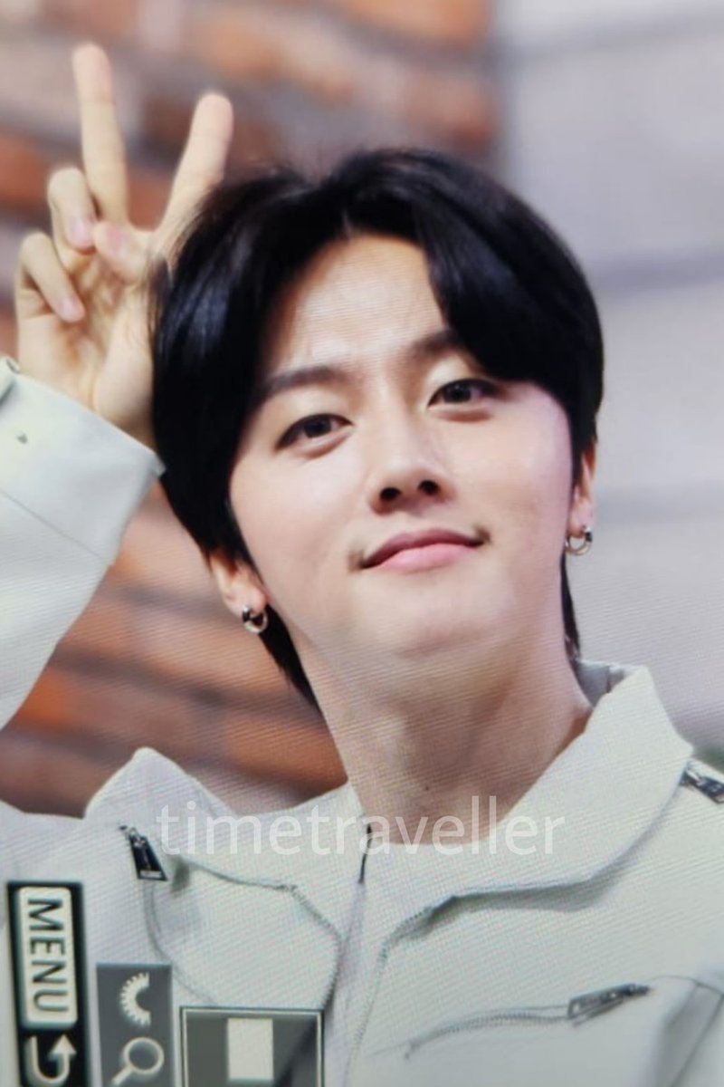 9Timetraveller's tweet photo. 240114 팬싸

🐰 or 🐱..?

#SF9 #에스에프나인 
#YOUNGBIN #김영빈 #영빈
@SF9official https://t.co/7a4K3eJ7GR