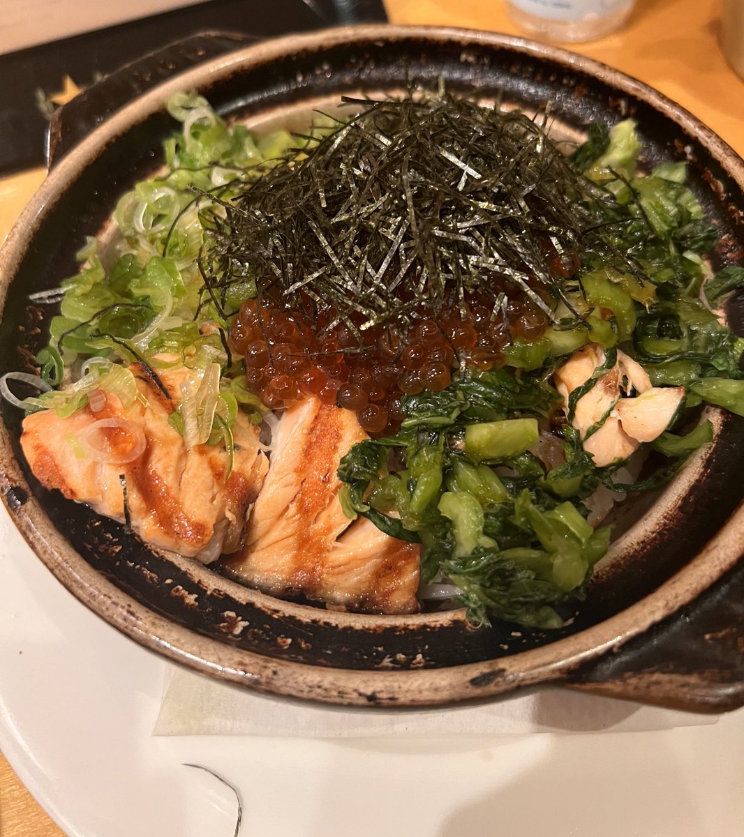 briluong's tweet photo. sake and ikura claypot rice 😋 https://t.co/DNmNoeunnH