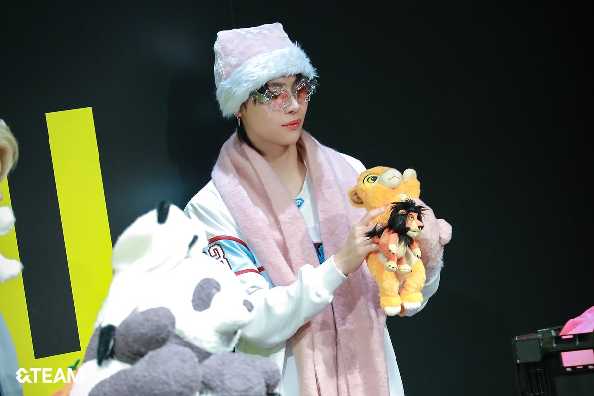 &TEAM Premium Sign Event in Japan Behind Photo #andTEAM #NICHOLAS