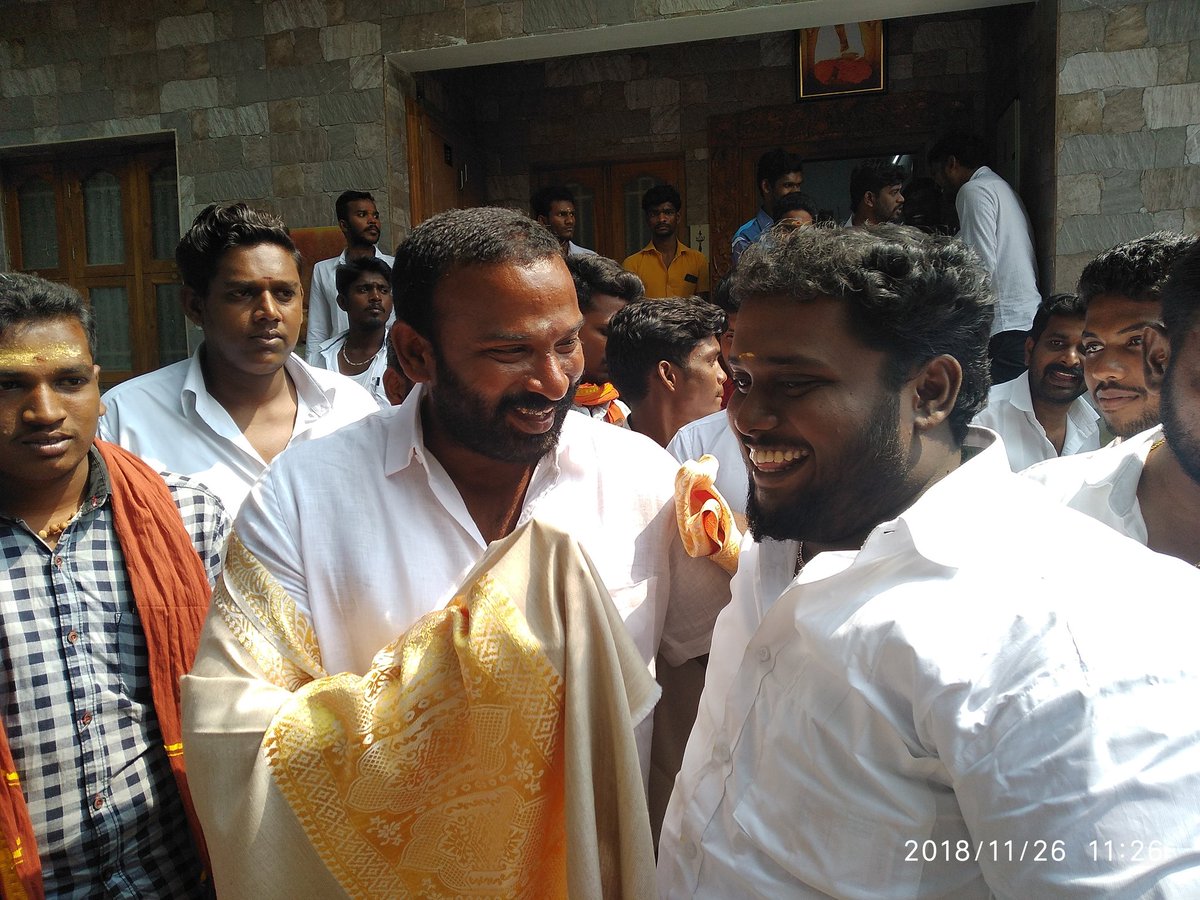 srmskd's tweet photo. அனைவருக்கும் இனிய பொங்கல் நல்வாழ்த்துகள்.. 
மனதில் இன்பம் பொங்க 
இனிதே பகிருவோம் சந்தோஷத்தை...
புதுமையாக  கொண்டாவோம் இப்பொங்கல் தினத்தை.. https://t.co/smdD6anXy1