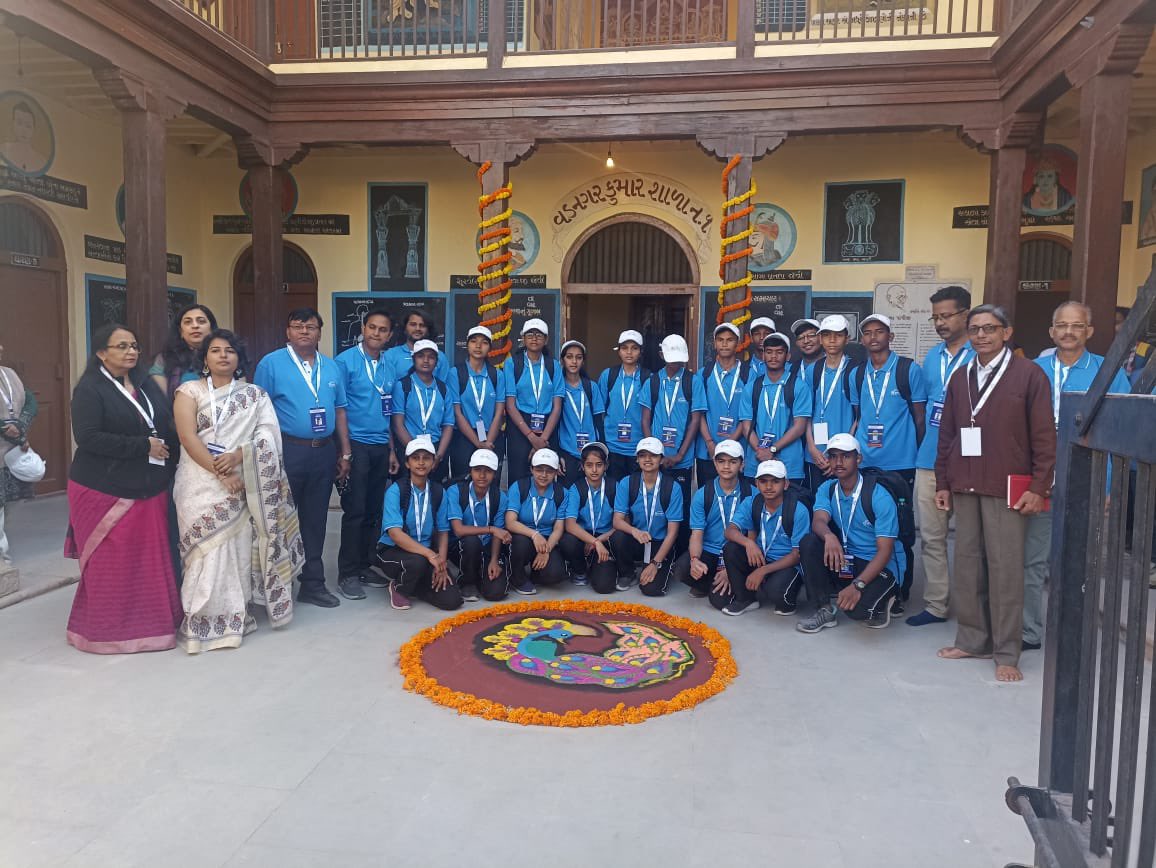 dpradhanbjp's tweet photo. Extend a hearty welcome to the first batch of students who have arrived in the heritage town of Vadnagar for the unique, one-of-a-kind, week-long learning experience under the #PrernaProgramme.
Prerna integrates the ethos of Bharatiyata with skills, creativity, innovation, science and technology and aims to cultivate leadership qualities, problem-solving attitude and a sense of national pride, as envisioned in the NEP 2020.
#PrernaProgramme is a tribute to the timeless wisdom, unyielding spirit and resilience of Vadnagar-one of the oldest living cities and also draws inspiration from the extraordinary life and achievements of PM @narendramodi ji. This immersive, future-focused educational experience at the cradle of civilisation will empower our #AmritPeedhi, accelerate their pathway towards becoming global citizens and also inspire them to be the torchbearers of Viksit Bharat.