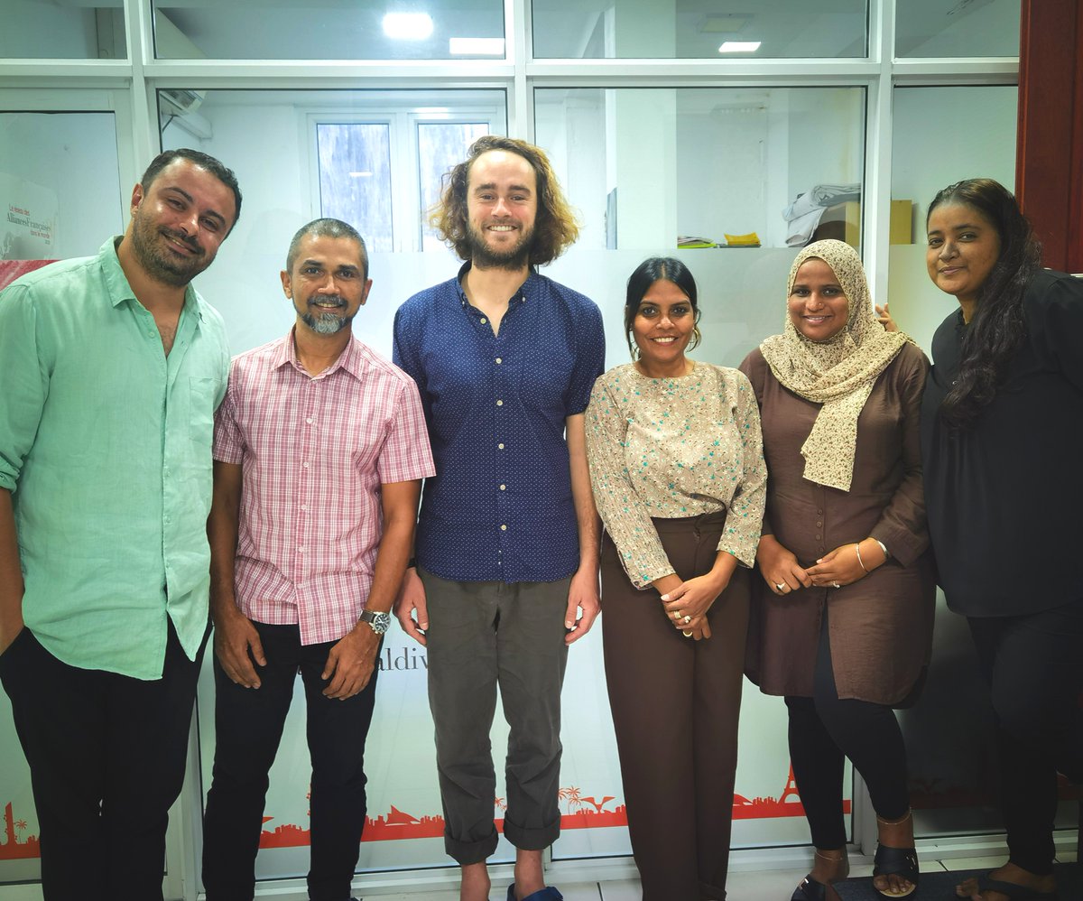 AFMaldives's tweet photo. We wish a warm welcome to Étienne! The Alliance Française des Maldives recruited Étienne to teach French at the Billabong Malé campus. At the same time, he will provide physical courses for the Alliance. Welcome to the Maldives Étienne!
@FranceinColombo 
@Fondation_Af 
@AFKotte https://t.co/rdmZNlI33E