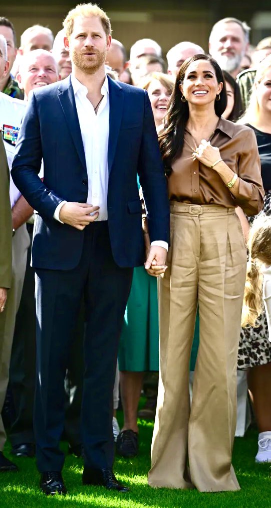 _Genevieves_'s tweet image. Their minds are devoid of original ideas, relying on plagiarised content. They consistently express grievances, despite belonging to the affluent 1%. Their dissemination of falsehoods &amp;amp; hypocrisy has rendered them one of the most disliked couples in the public eye .#Unsussexful