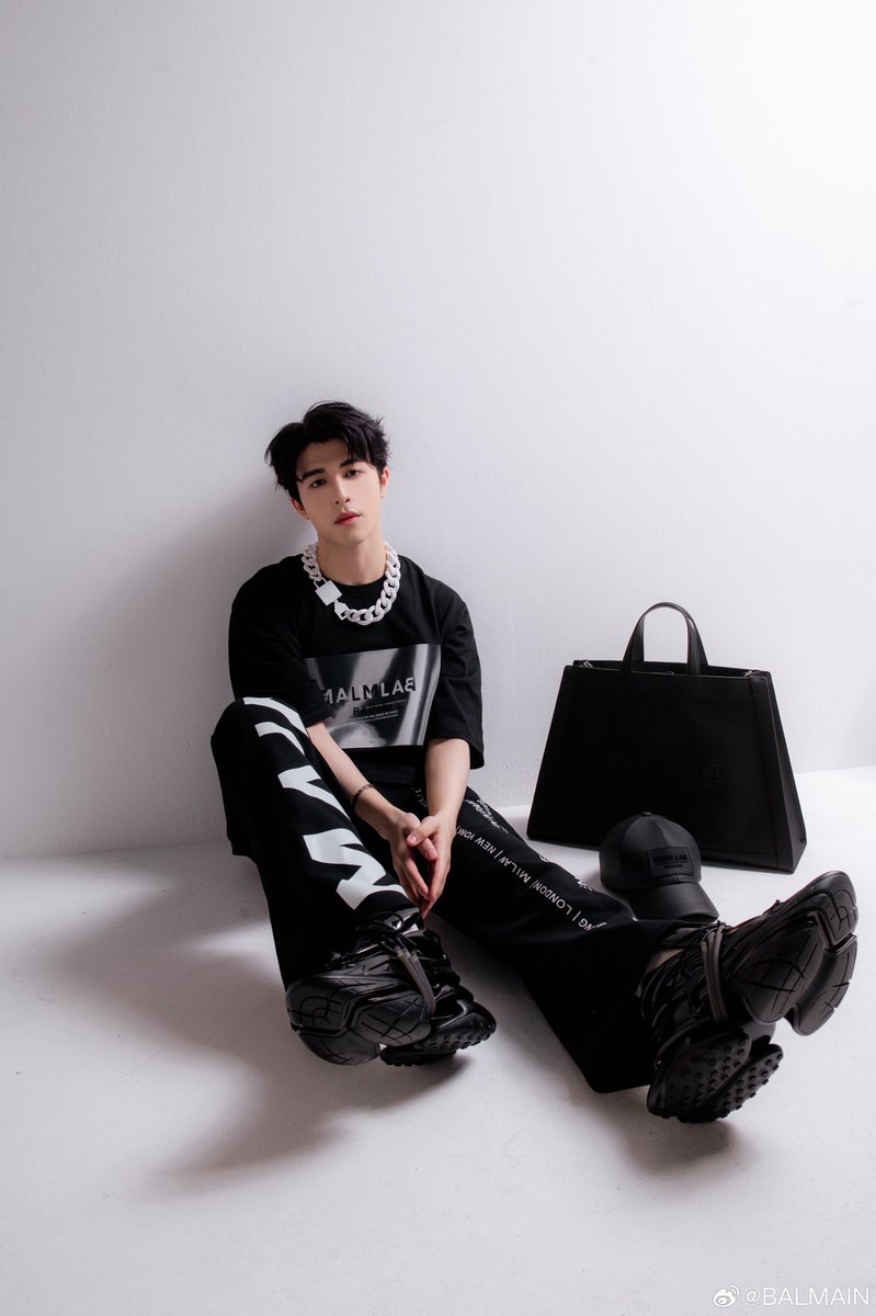 bamboocu29's tweet photo. Patrick looks stunningly gorgeous in Balmain.
#MAINLAB #BALMAIN
#BALMAINMAINLAB
#BALMAINUNICORN
#BALMAINARMY
@patrick_pppat #แพทริค #PatrickFinkler #แพทริคณัฐวรรธ์ #尹浩宇 #Patrick尹浩宇 https://t.co/HSYy3a0xUA