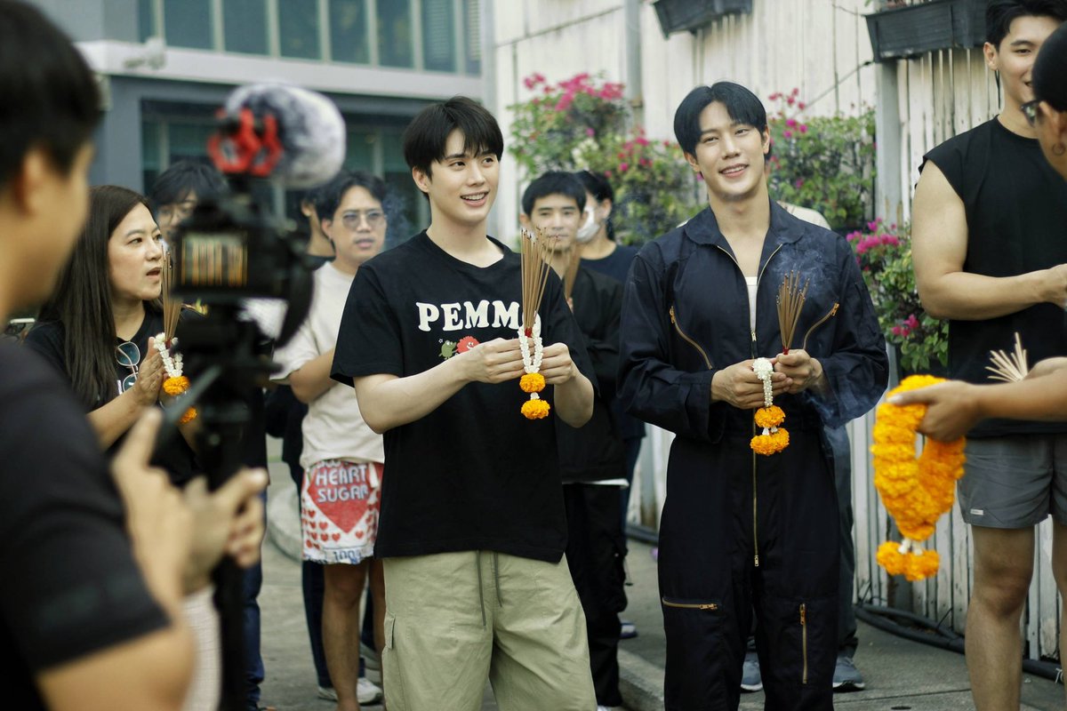 WandeeGooddayTH's tweet image. ไหว้ขอพรขอให้การถ่ายทำราบรื่น 
วันดีวิทยาเดินหน้าถ่ายทำเต็มที่แล้ว

พบกันเร็วๆ นี้ ครับ

#WandeeGooddayQ1
#WandeeGoodday

admin หลังกอง