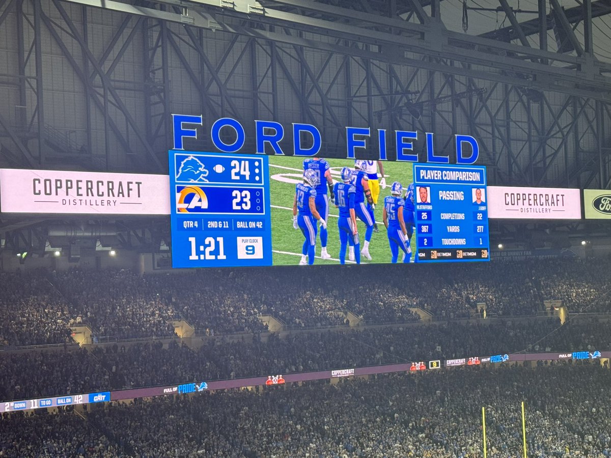 jimfarley98's tweet photo. Electric night at Ford Field! Great game, Amazing crowd! #AllGrit  #GoLions @Lions https://t.co/lrRaHJrzlx