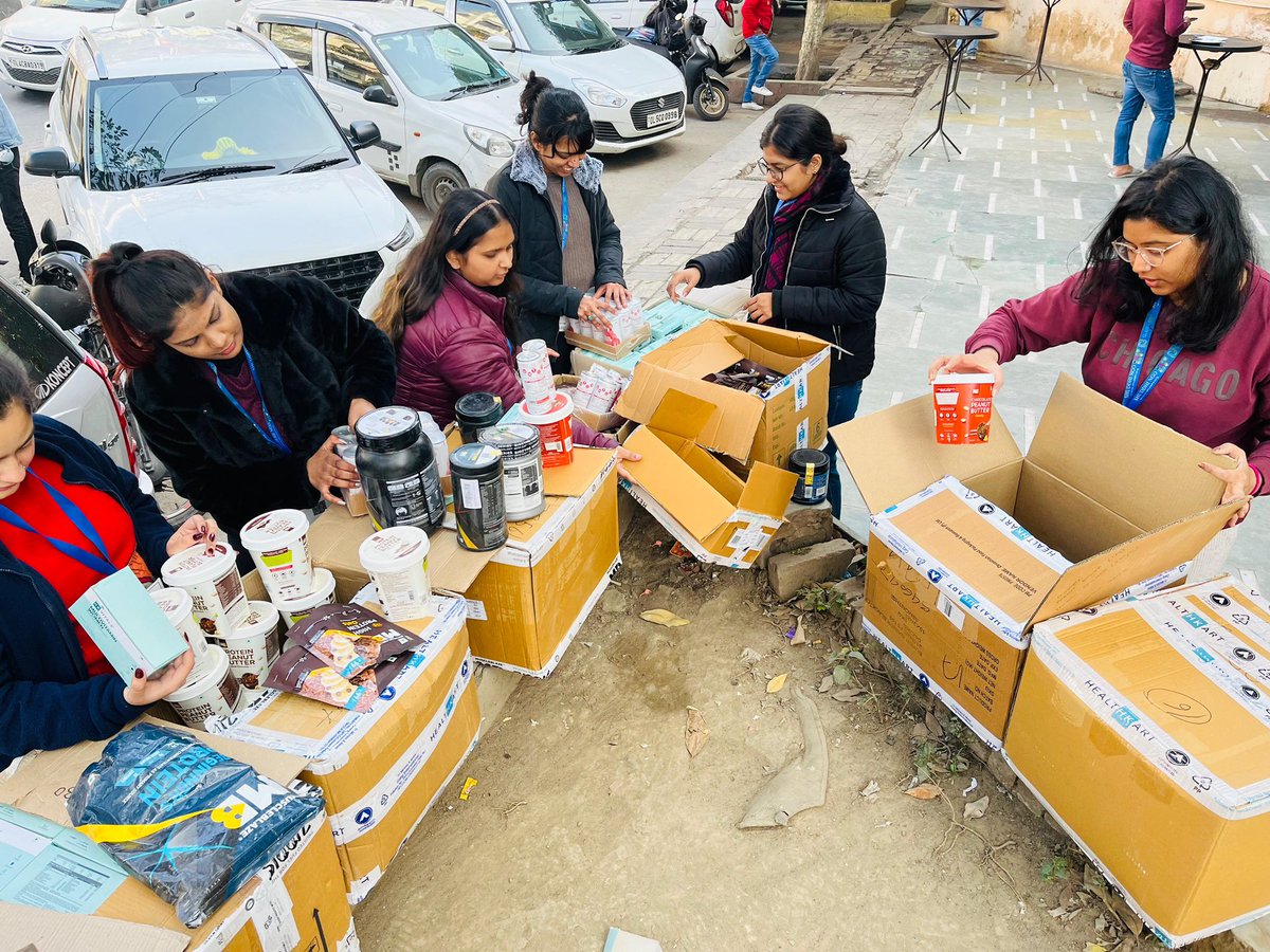 ngoshuddhi's tweet photo. Team Shuddhi NGO distributed health kits, medicines, and supplements to the youth in New Delhi. You can also join as volunteer in the giving events by connecting at https://t.co/4iZGb3g0IA https://t.co/zvDinuIImv