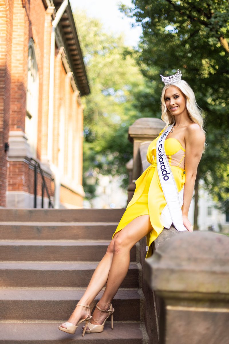 #ThereSheIs Miss America, Madison Marsh, of Colorado. 👑✈️📚