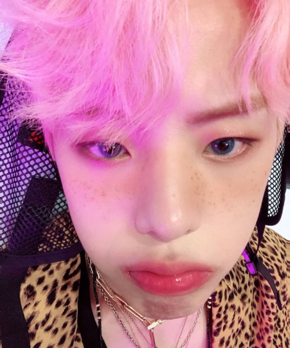 chan_chansgf's tweet photo. I FREAKING LOVE THE FRECKLES ON HIM HELLO?!?!? https://t.co/BSSGZCEfRR