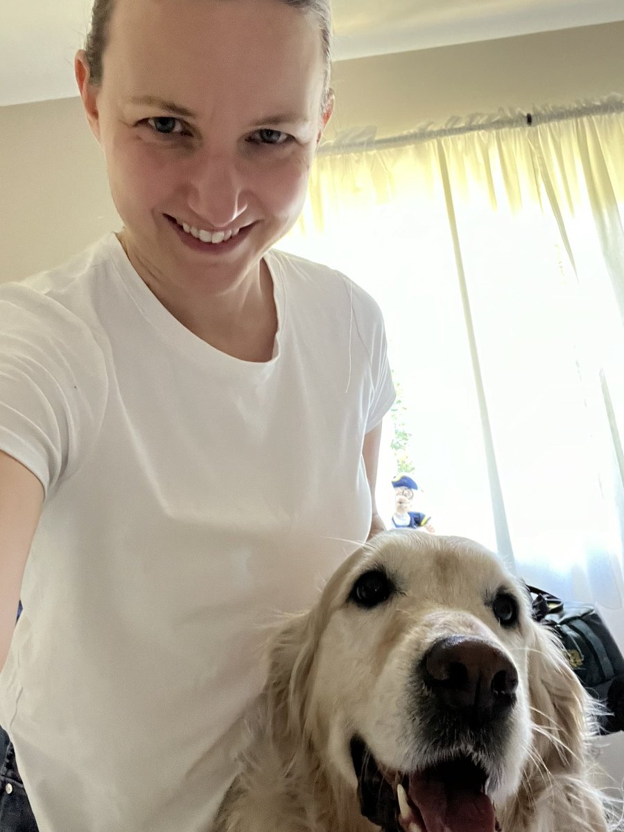 deepseadawn's tweet photo. When your academic friend and your dog become friends to each other! 🥰🥰🥰
#DogsAreStillGood @bunsenbernerbmd https://t.co/VIKplAju69
