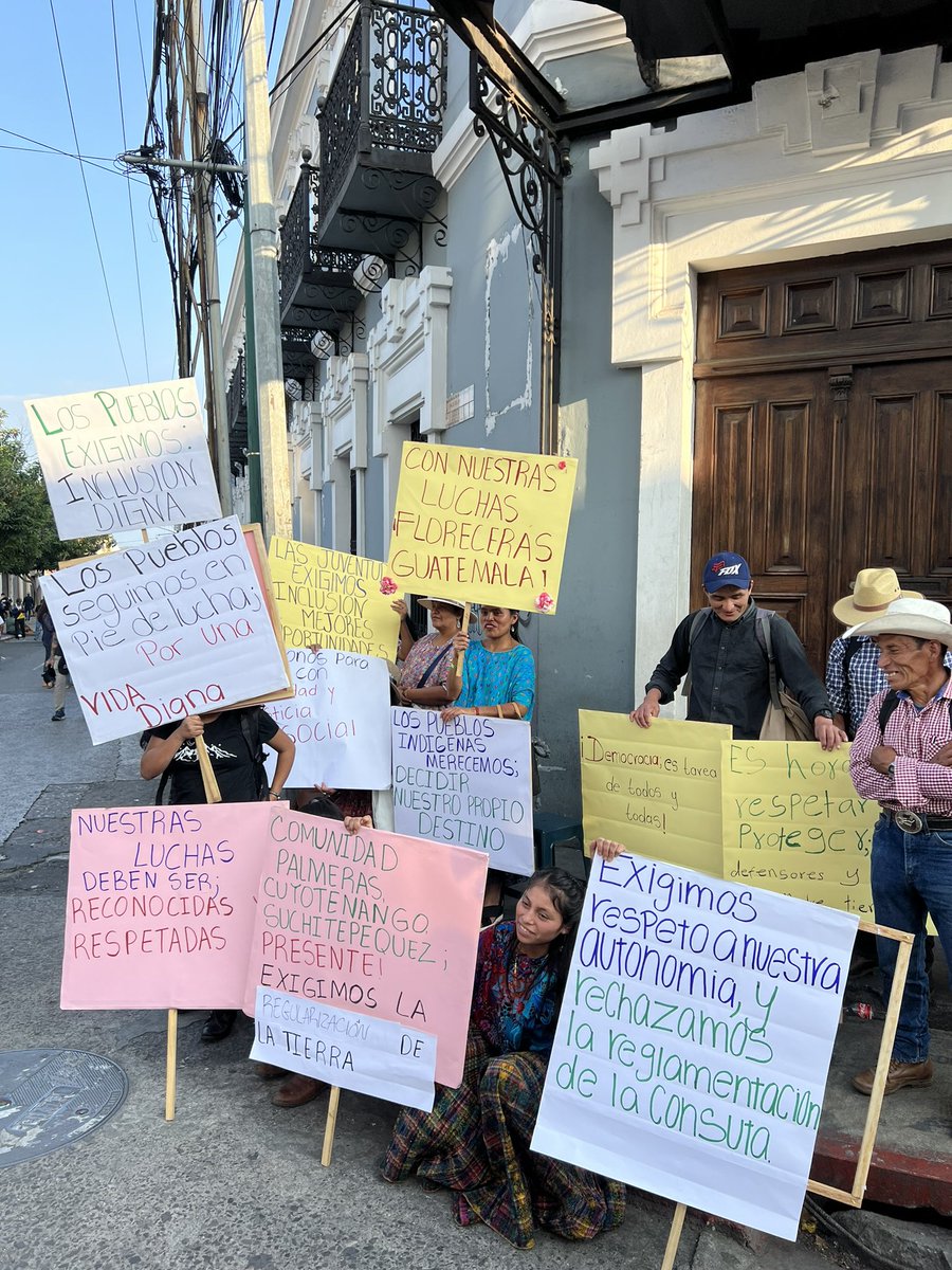 🇬🇹 #Guatemala’s joy tells us that the solution for many of the issues in the region demands more and not less democracy; and that people don’t want to give up on their rights to have a better life, but well on the contrary, resisting against every oppression. ¡Enhorabuena Guate!