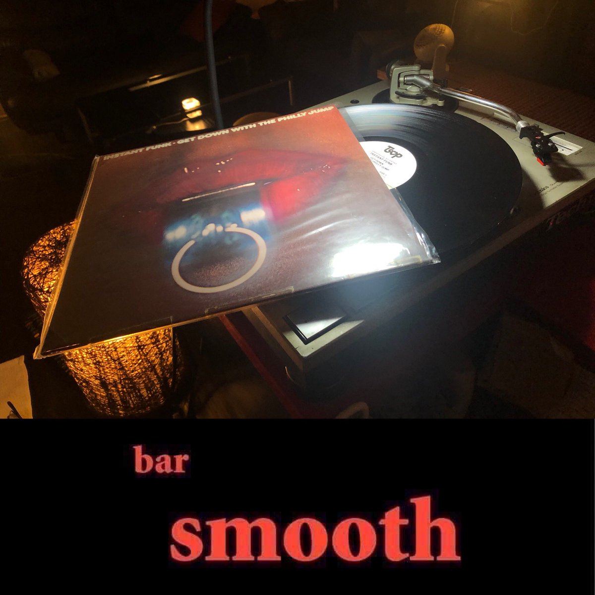 kitagsmooth's tweet photo. 風が冷たいですなっ…
昨夜は遅い時間から雨…
さてさて本日1月15日(月)も18:00〜のオープン♪♪♪
今夜も皆様のご来店お待ちしております!
#bar #barsmooth #福岡バー #福岡グルメ #ウイスキー #音楽 #music #おうちごはん #お酒 #料理 #グルメ #レコード #vinyl #ジャパニーズウイスキー #sutory https://t.co/3rVaM8J4KF