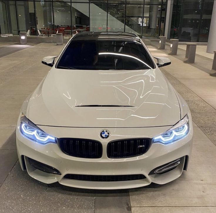 VDM02ISB's tweet photo. E sim, eu comprei a sua BMW. Feliz aniversario. https://t.co/E3nLKmAjnX