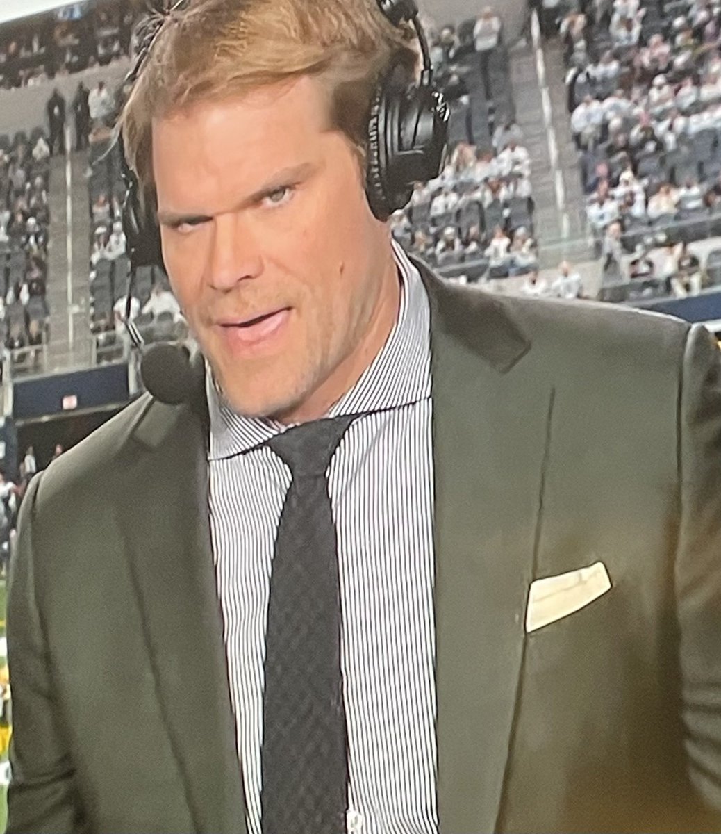 Hey <a href="/gregolsen88/">Greg Olsen</a> the <a href="/packers/">Green Bay Packers</a> said open up bro.  Come on man open up lol. Cause the Packers beat your boys