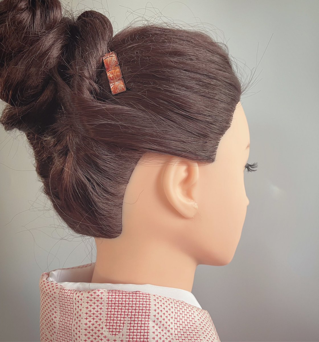 TAMARUSAN_en's tweet photo. 【Restock Announcement】
Exciting news! Our snap hairpin with an orange swirl patterned decoration is back in stock! 🧡✨ Add a playful and stylish accent to your hair. #Restocked #Hairpin #SwirlPattern #Orange #Accessory #Fashion https://t.co/XFP0matQVR