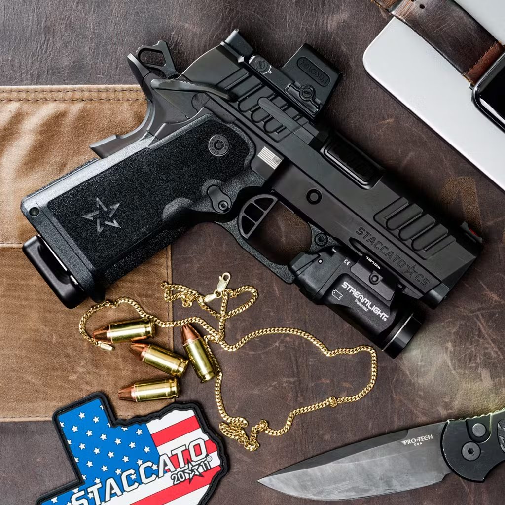 ShootingTimesUS's tweet photo. The @staccato2011 CS is truly in a class of its own when it comes to carry ready 1911's.

#shootingtimesmag #staccatocs #concealedcarry https://t.co/t1Nv6Eu0cg
