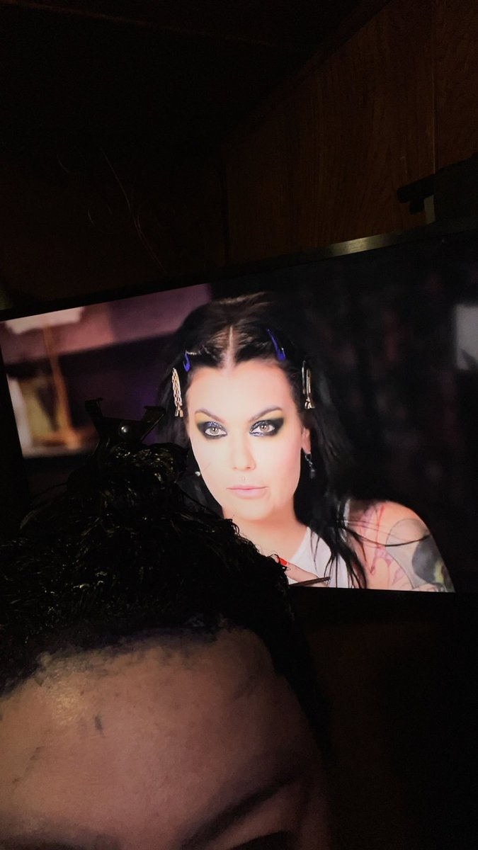 Kim_k755's tweet photo. @BaileySarian  just dying, my hair , while watching snow town 🫣 https://t.co/j8MDgSUnP9