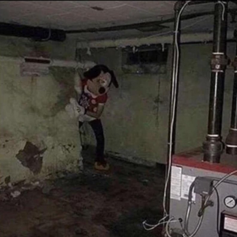 CrispyFrise's tweet photo. What are the origins of these fucking images https://t.co/eaCFAudTwF