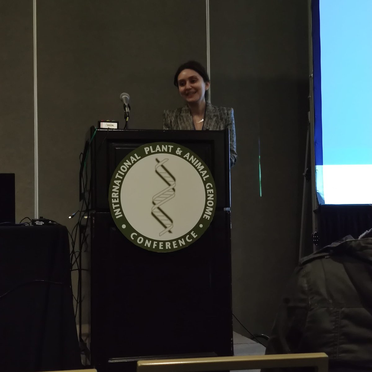 Sanam talking about the saffron genome project wiith <a href="/toheitka/">Tony Heitkam 🌱🔍💚 (left this site for 🟦🦋)</a> and Frank Blattner <a href="/LeibnizIPK/">Leibniz IPK</a> at the PAG 2024 Unfortunately I am at the airport already so I missed it (but have reliable Internet)