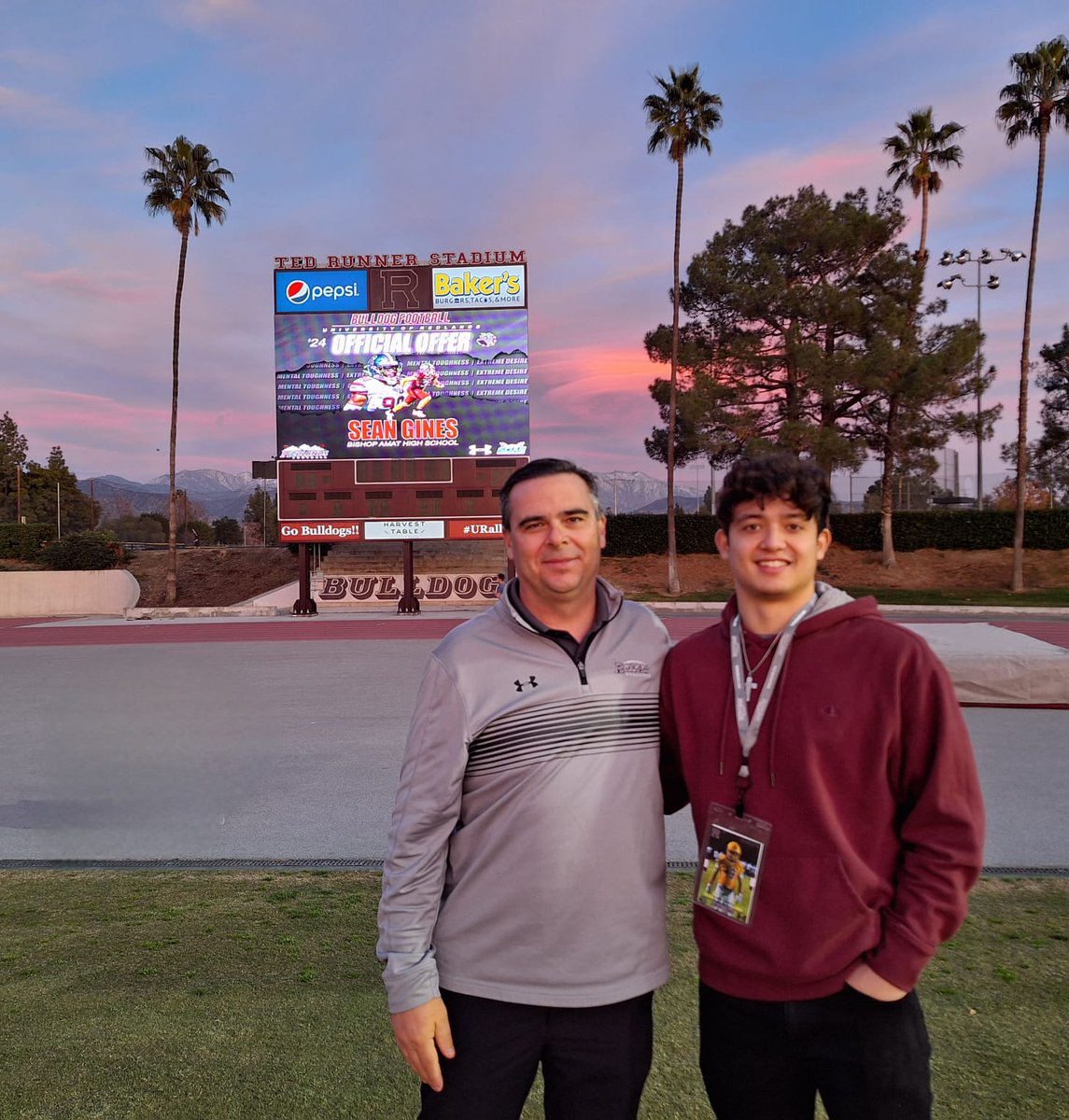 Sean_Gines's tweet photo. After a great visit this past week and meeting the coaching staff at @UofR_Football.  I am thankful and blessed to receive an official offer @UR_CoachMariani @UR_CoachGood @UR_CoachBennett. Appreciative @CoachHagerty @seankoelle @CarlinJayc @CoachPatAhHing https://t.co/6zq1vcTiqL