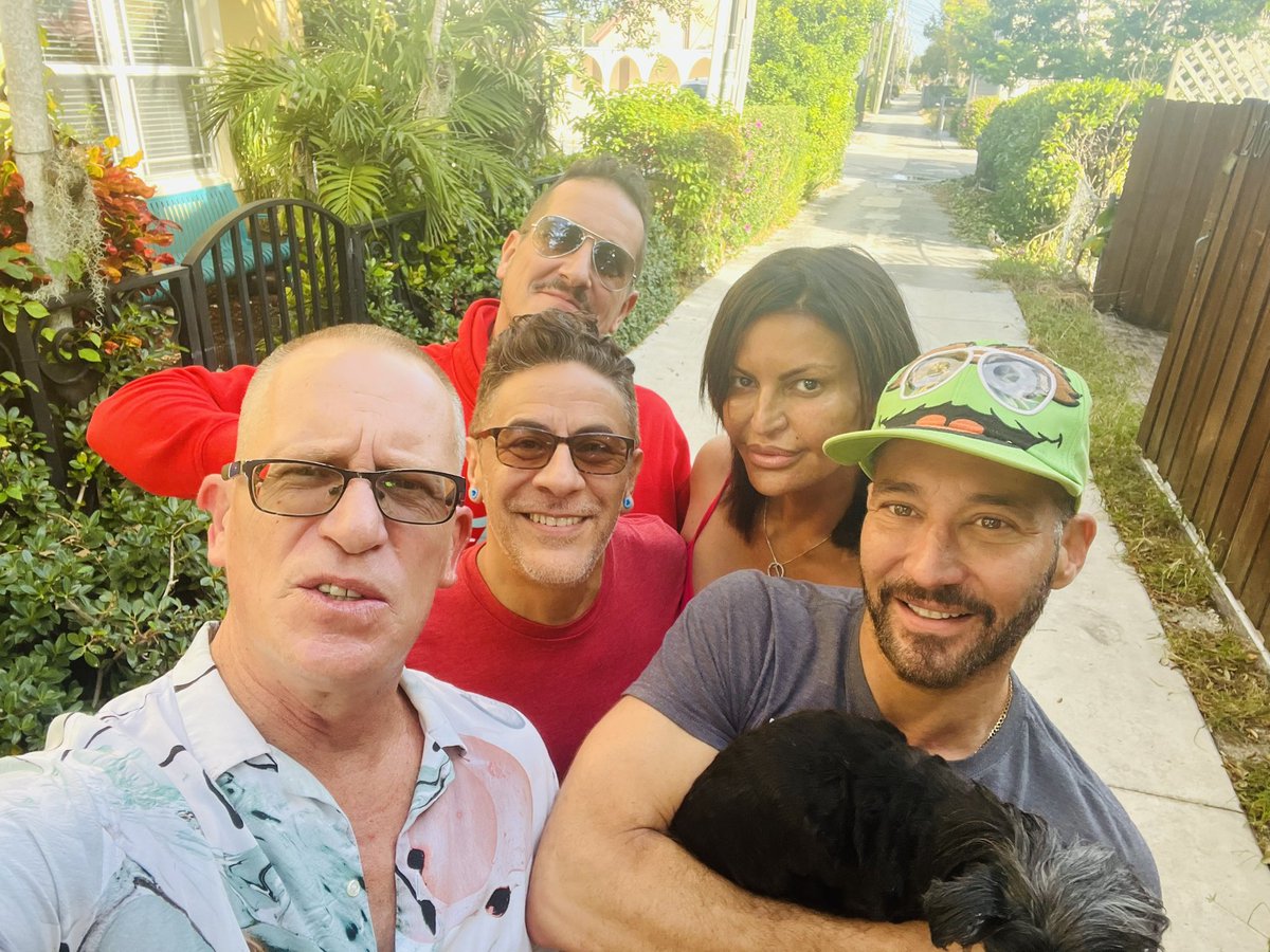 JenniferGimenez's tweet photo. I love these men so deeply. My hubs @TimRyanDOPEMAN my BFF @manewizard , @markm2maldonado @tony_giordano my family and our little #Maylay!
#FamilyIsEverything #Friends #BFF @peteralfonsoderosa #Kindredspirits #Love #LoveIsLove https://t.co/448dbZGsrp
