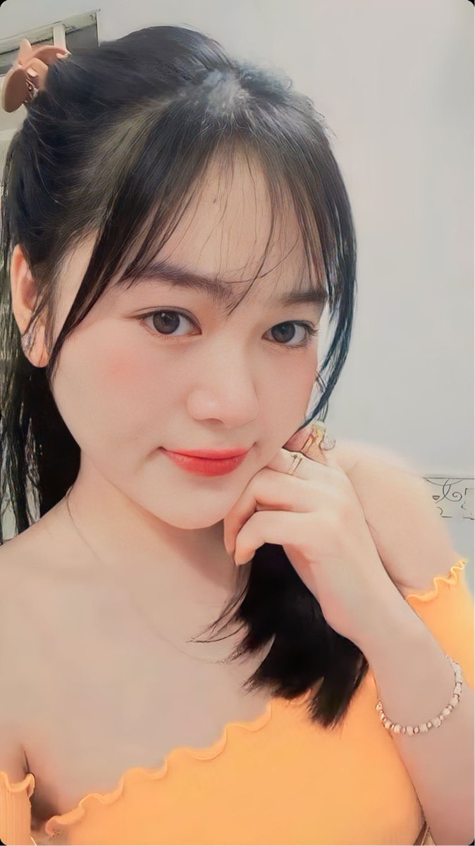 phuonglonnon's tweet photo. Thục nữ một hôm. Không biết có ai cho e buscu hông. https://t.co/oc688bB0K9