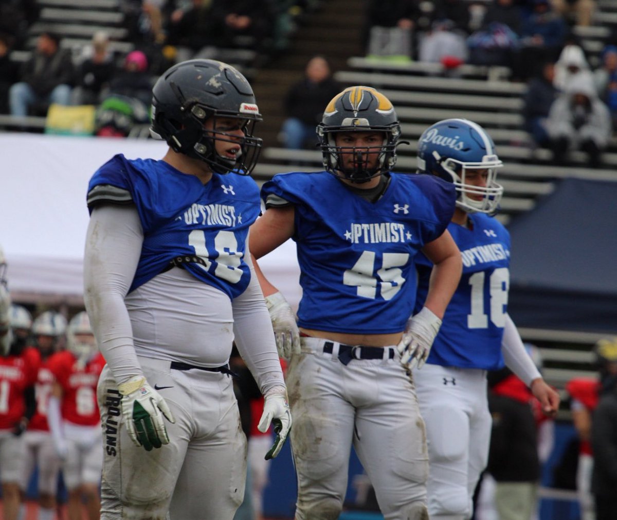 GavinMolloy7's tweet photo. Thank you @RoederKristen for being our sideline photographer the last 4 seasons. Awesome to have you out there one more time on Saturday. We appreciate you! https://t.co/bwUjOP9vUE