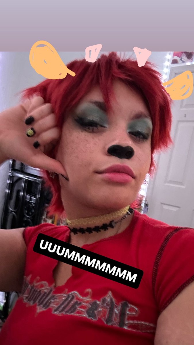 pikozumo's tweet photo. life update: i’m cosplaying to mag and have cool nails https://t.co/KY1L1RE1i0