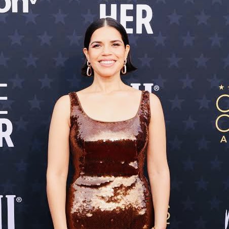MetrocinemasHND's tweet photo. ¡Arriba #Honduras! El premio SEE HER de los Critics' Choice Awards 2024 es para AMÉRICA FERRERA
Este reconocimiento celebra la trayectoria de una mujer en la industria que lucha por la igualdad de género.
#CriticsChoiceAwards #Honduras #Metrocinemas https://t.co/E6WHAiIlui