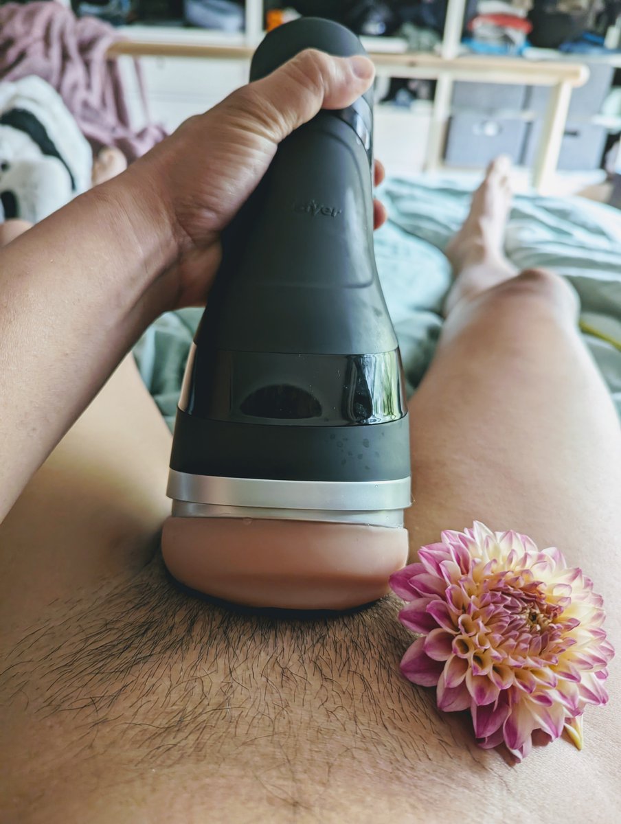 Madbplants's tweet photo. Dahlia is a genus of bushy, tuberous, herbaceous perennial plants native to Mexico and Central America. As a member of the Asteraceae family #topasian #gaytop #canberragay #gaycanberra #guyandplants #sextoy #gayasian https://t.co/vZykX0Ltm0